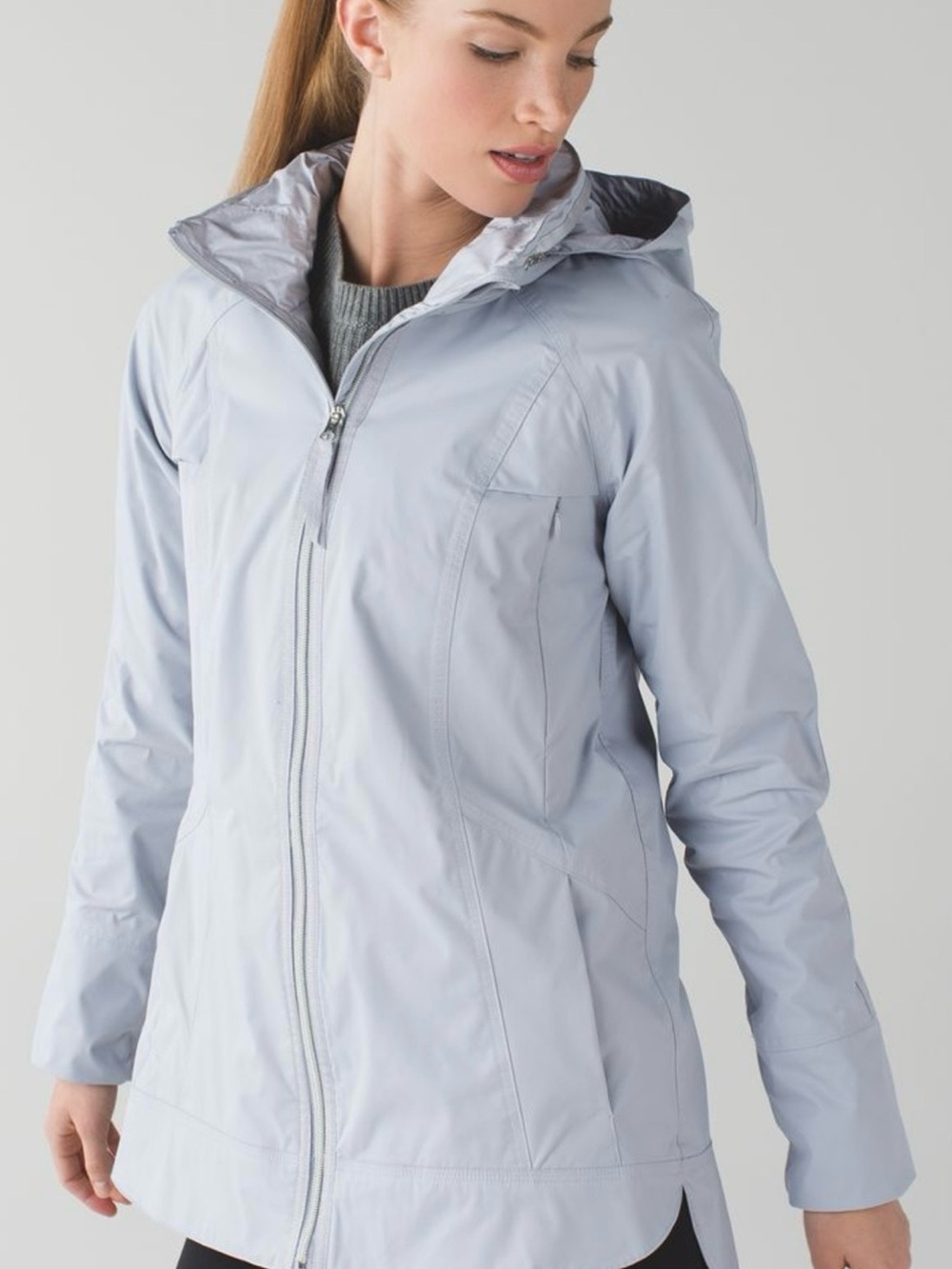 Lululemon Fo Drizzle Jacket {Rain Supreme)
Silver Fox
